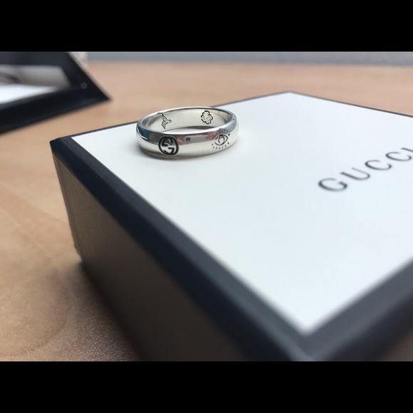 Gucci ring
